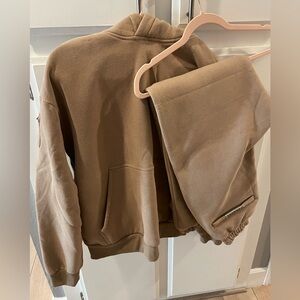 COMFRT Sweater (M) & Cuffed Sweatpants (S) in mocha brown color